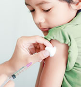 予防接種する子供